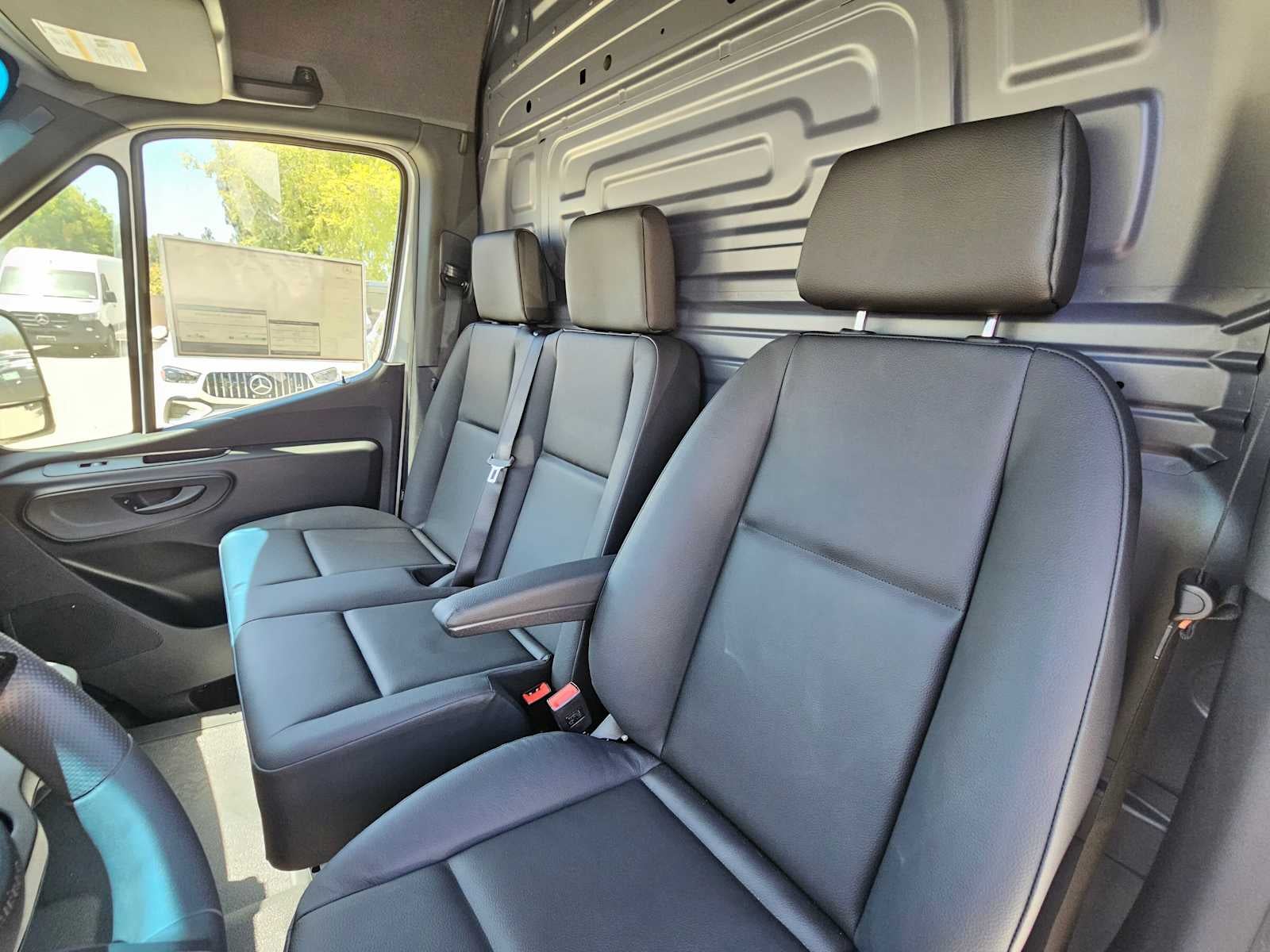 2025 Mercedes-Benz Sprinter 2500 High Roof I4 Diesel HO 170" RWD