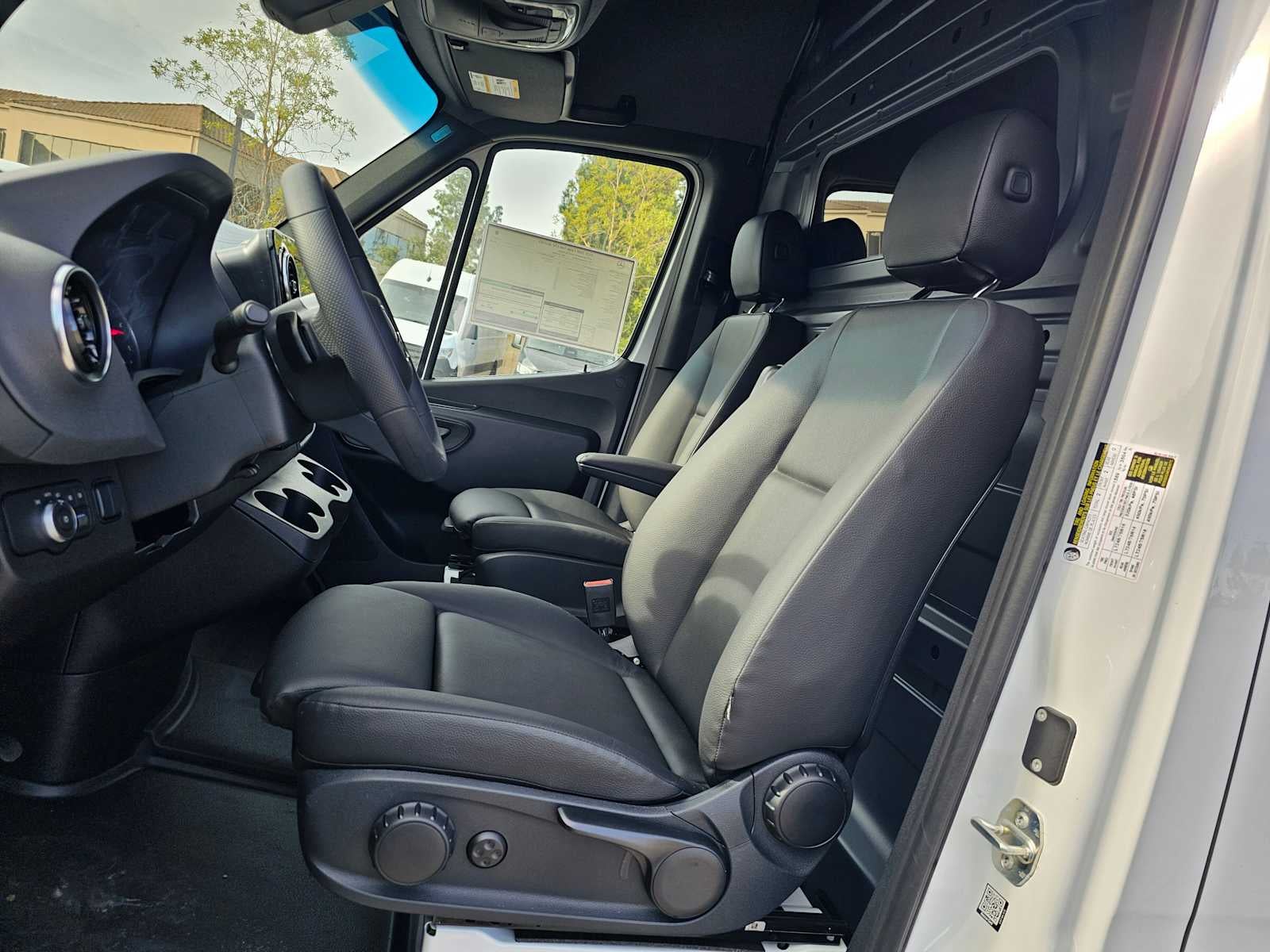 2025 Mercedes-Benz Sprinter 2500 High Roof I4 Diesel HO 170" RWD