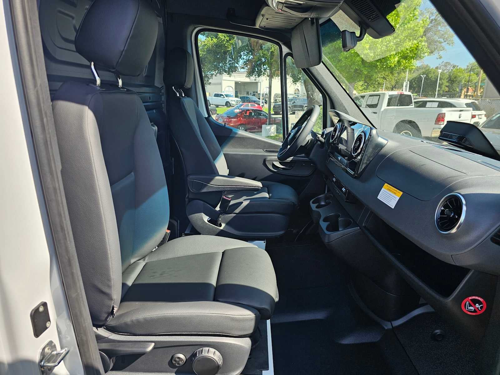 2025 Mercedes-Benz Sprinter 2500 High Roof I4 Diesel HO 170" RWD