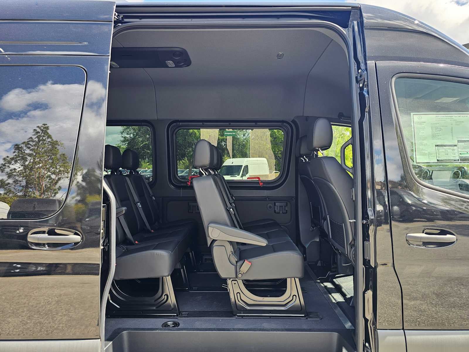 2025 Mercedes-Benz Sprinter 2500 Standard Roof I4 Diesel 144" RWD