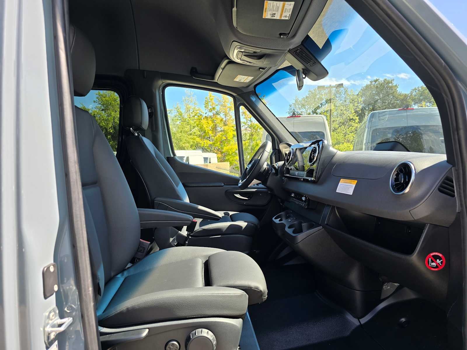 2025 Mercedes-Benz Sprinter 2500 Standard Roof I4 Diesel HO 144" RWD