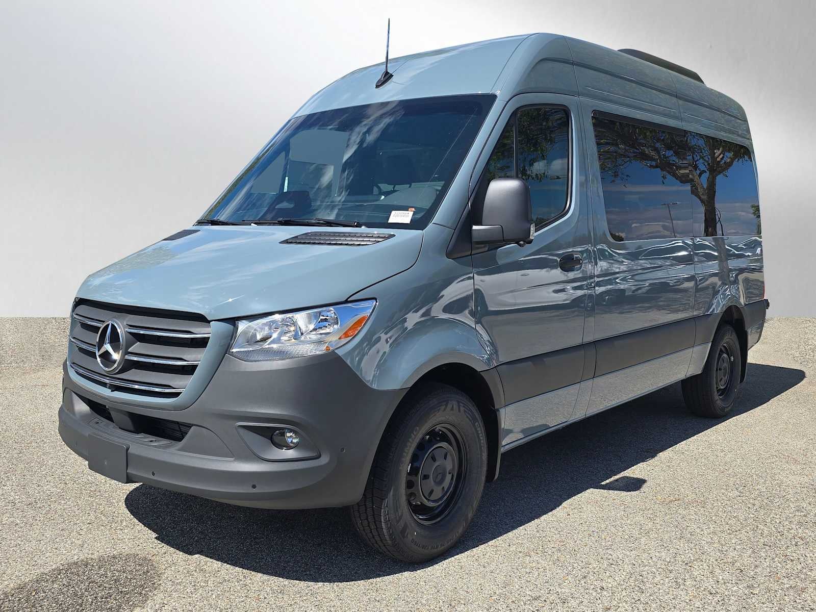 2025 Mercedes-Benz Sprinter 2500 Standard Roof I4 Diesel HO 144" RWD