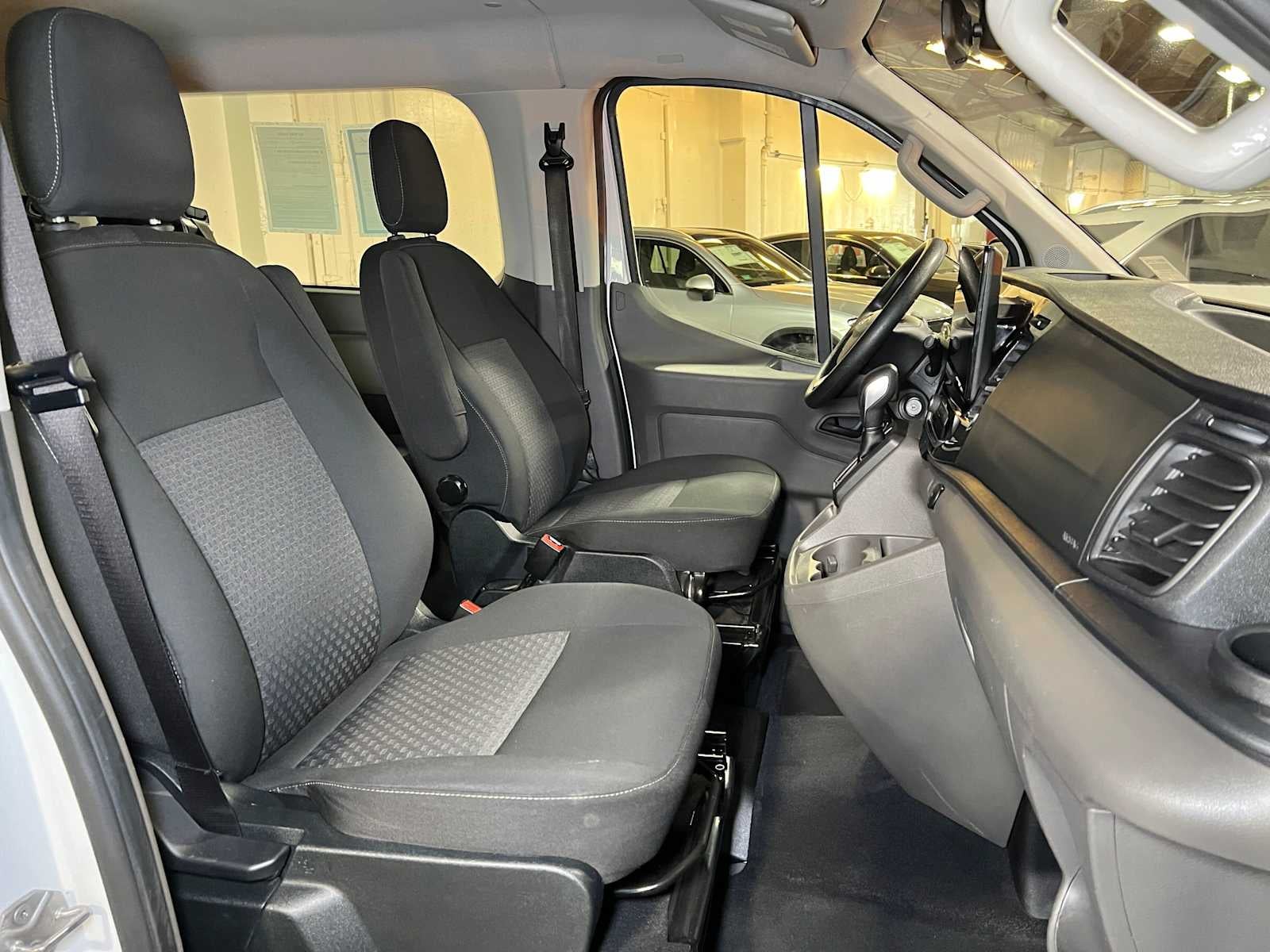 2023 Ford Transit Passenger Wagon XLT