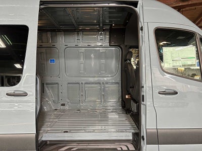 2026 Mercedes-Benz Sprinter 2500 Standard Roof I4 Diesel HO 144 AWD