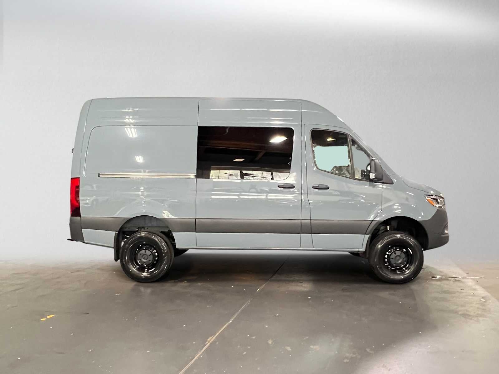 2026 Mercedes-Benz Sprinter 2500 Standard Roof I4 Diesel HO 144 AWD