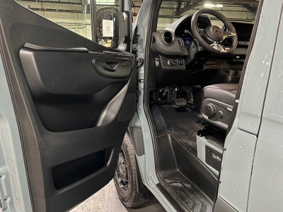 2026 Mercedes-Benz Sprinter 2500 Standard Roof I4 Diesel HO 144 AWD