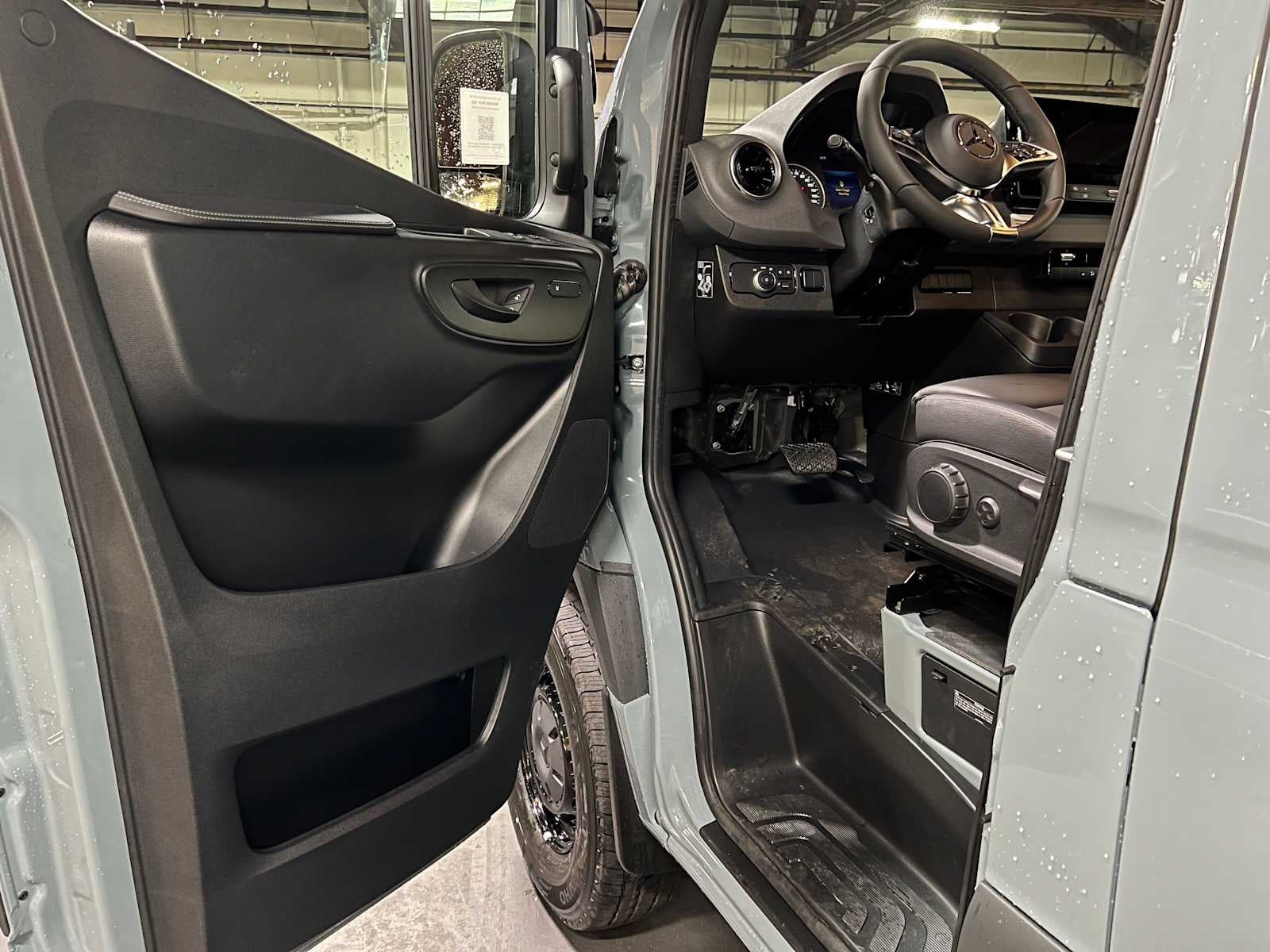 2026 Mercedes-Benz Sprinter 2500 Standard Roof I4 Diesel HO 144 AWD