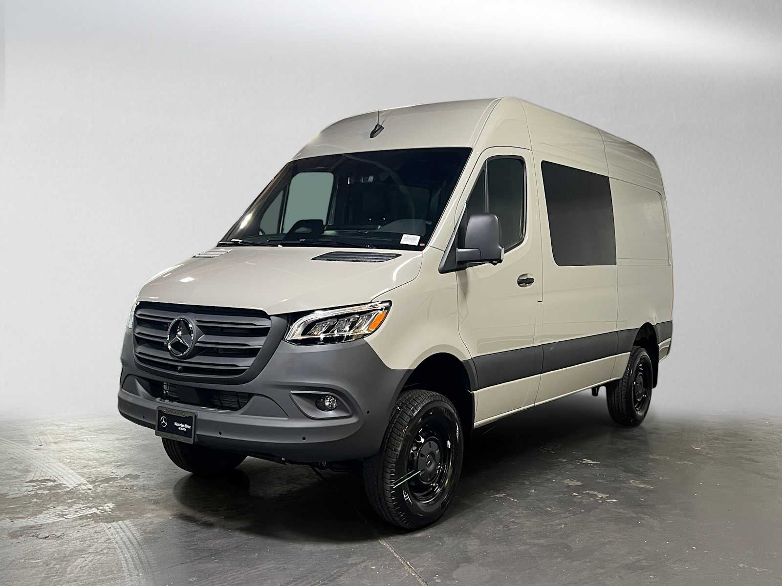 2026 Mercedes-Benz Sprinter 2500 Standard Roof I4 Diesel HO 144 AWD