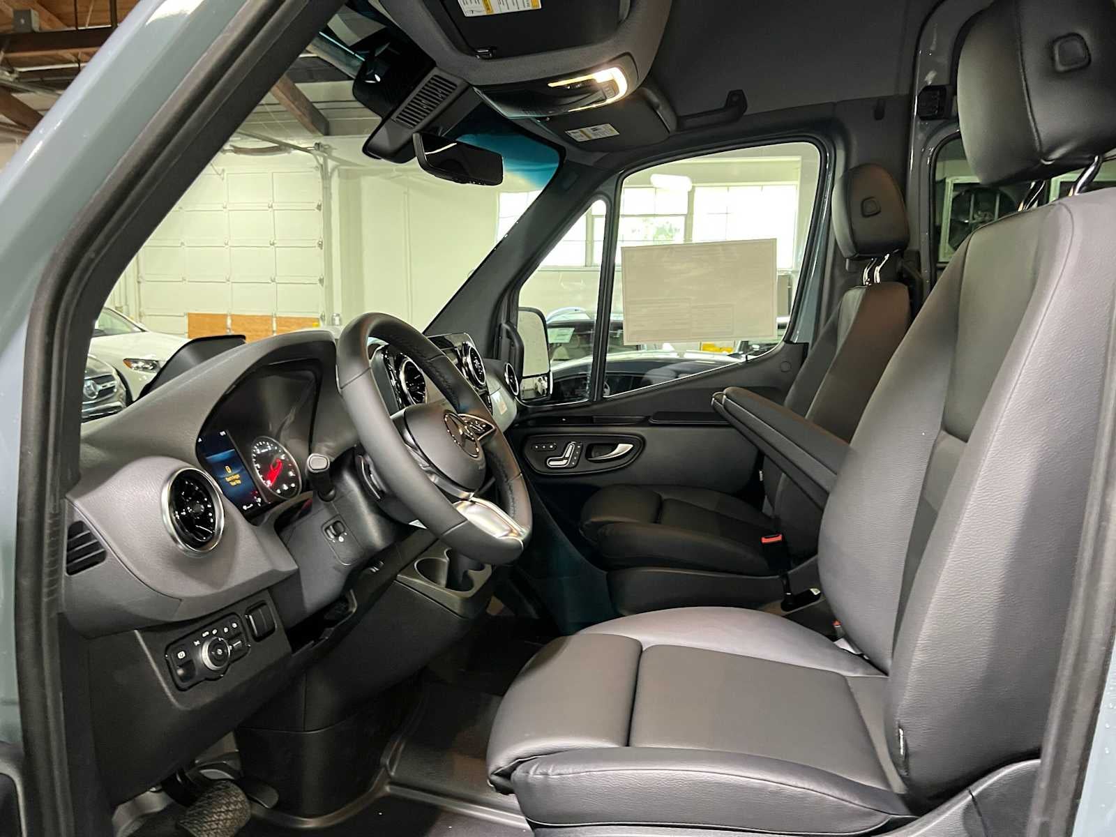 2026 Mercedes-Benz Sprinter 2500 Standard Roof I4 Diesel HO 144 AWD