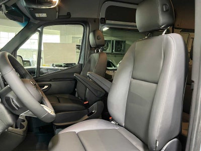 2026 Mercedes-Benz Sprinter 2500 Standard Roof I4 Diesel HO 144 AWD