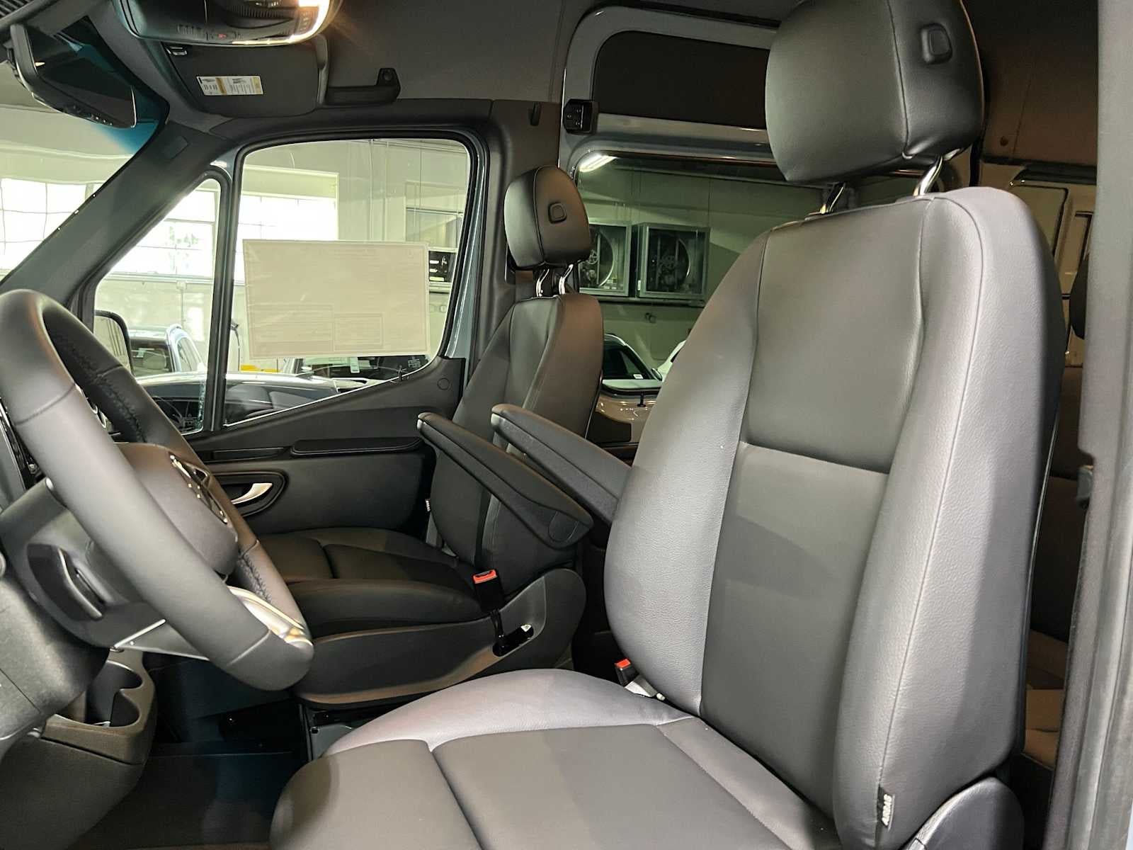 2026 Mercedes-Benz Sprinter 2500 Standard Roof I4 Diesel HO 144 AWD