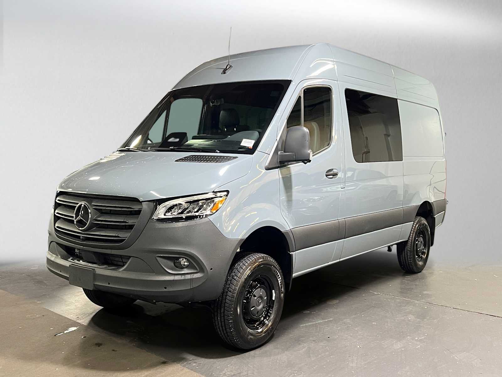2026 Mercedes-Benz Sprinter 2500 Standard Roof I4 Diesel HO 144 AWD