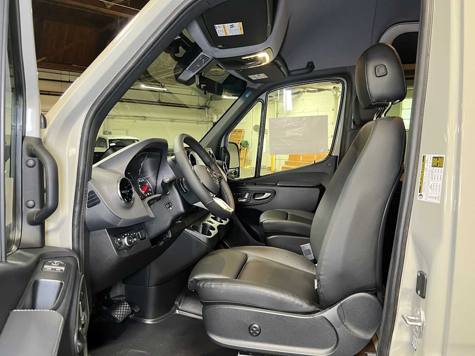 2026 Mercedes-Benz Sprinter Crew 2500 Standard Roof I4 Diesel HO 144 AWD