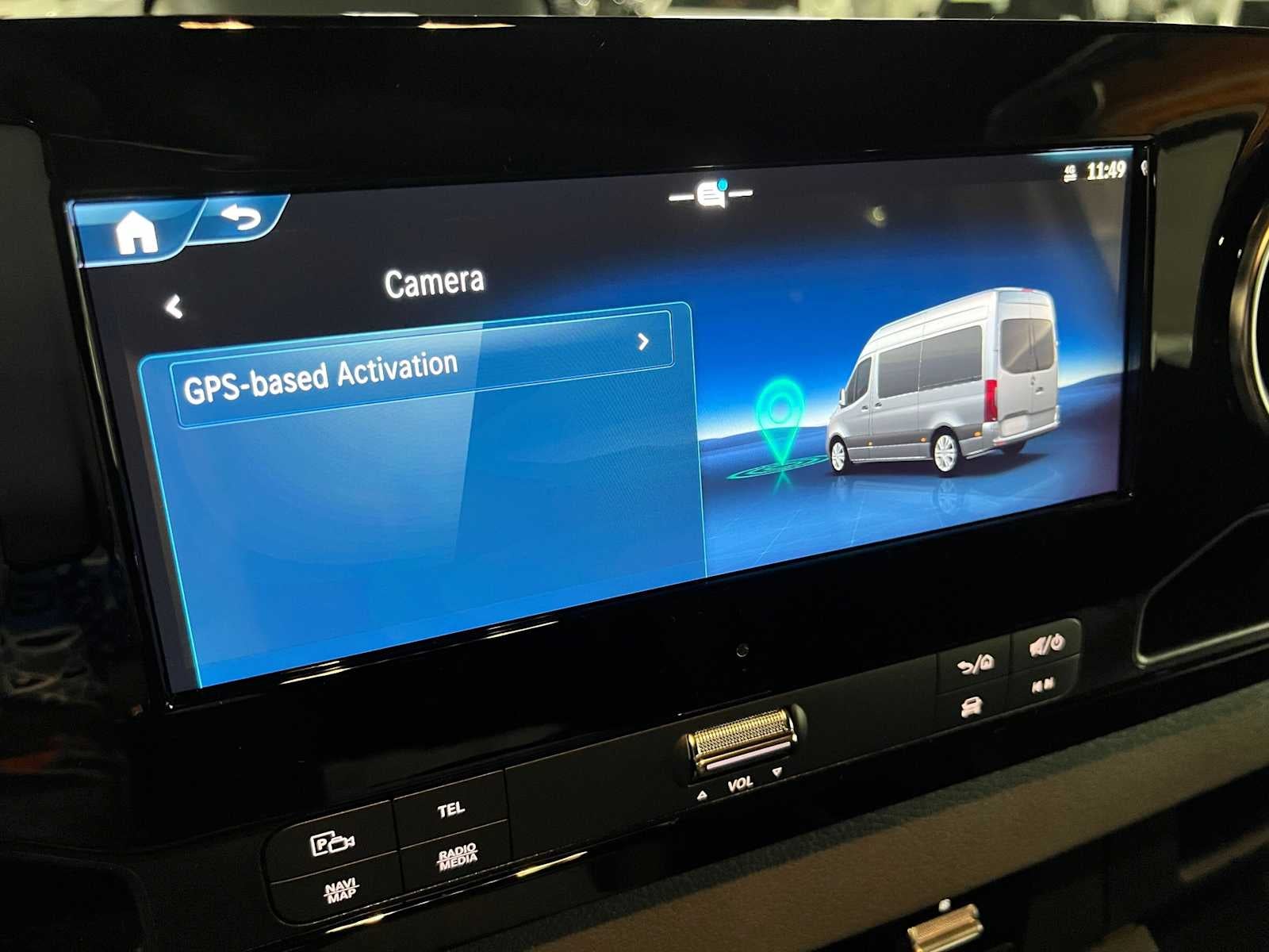 2026 Mercedes-Benz Sprinter Crew 2500 Standard Roof I4 Diesel HO 144 AWD
