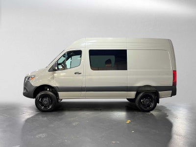 2026 Mercedes-Benz Sprinter Crew 2500 Standard Roof I4 Diesel HO 144 AWD
