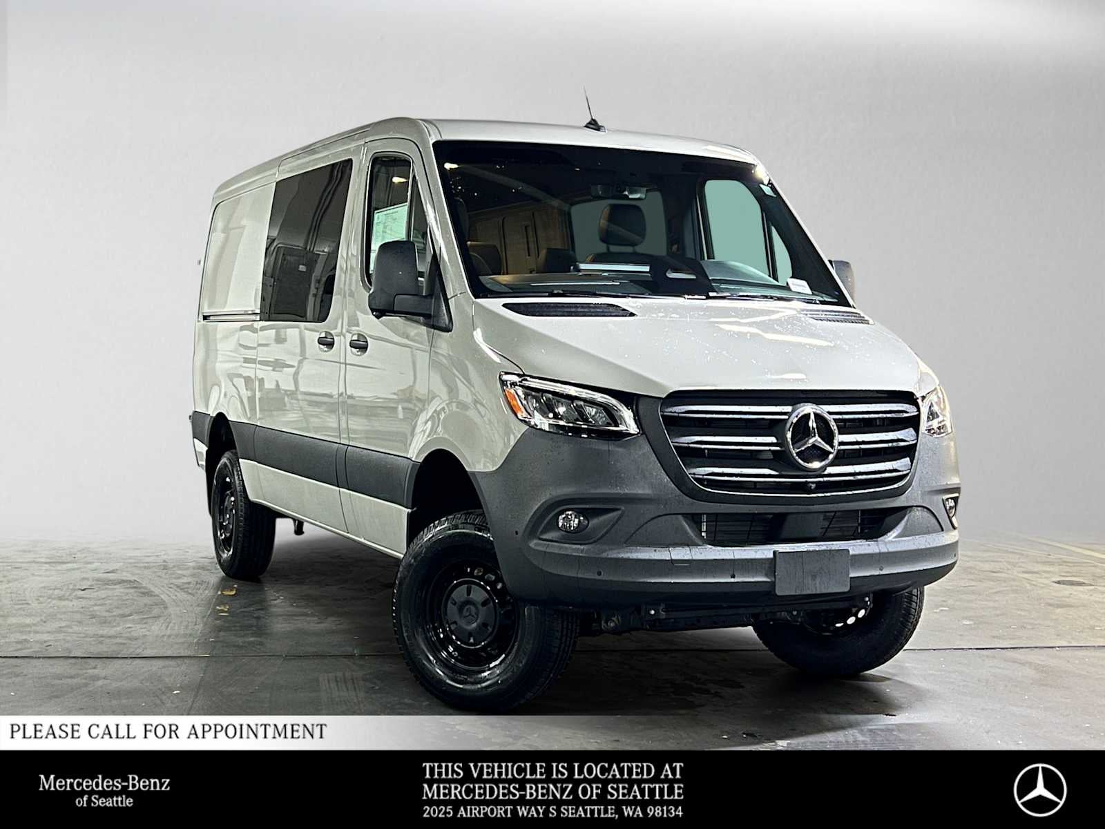 2026 Mercedes-Benz Sprinter Crew 2500 Standard Roof I4 Diesel HO 144 AWD