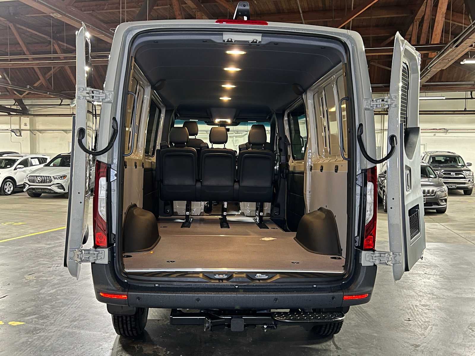 2026 Mercedes-Benz Sprinter Crew 2500 Standard Roof I4 Diesel HO 144 AWD