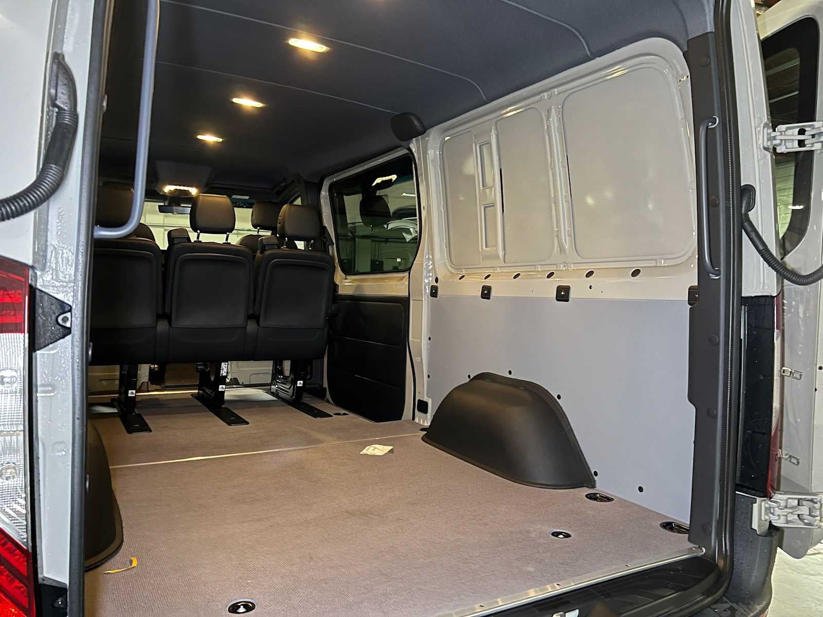 2026 Mercedes-Benz Sprinter Crew 2500 Standard Roof I4 Diesel HO 144 AWD