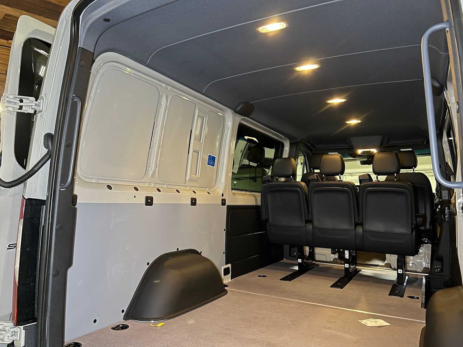 2026 Mercedes-Benz Sprinter Crew 2500 Standard Roof I4 Diesel HO 144 AWD
