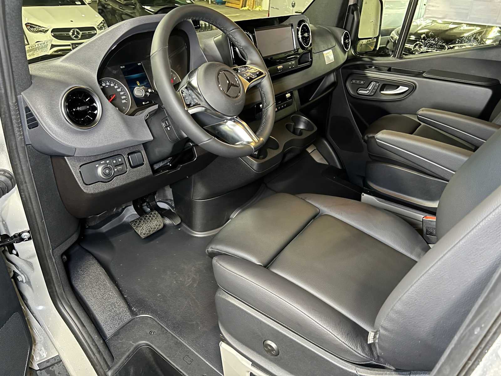 2026 Mercedes-Benz Sprinter Crew 2500 Standard Roof I4 Diesel HO 144 AWD