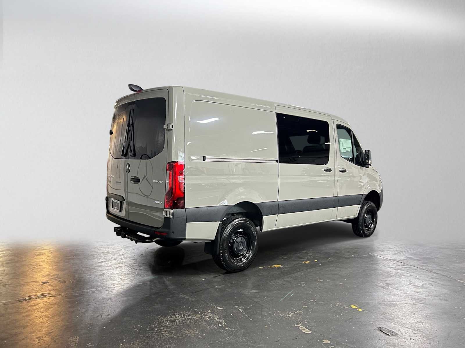 2026 Mercedes-Benz Sprinter Crew 2500 Standard Roof I4 Diesel HO 144 AWD