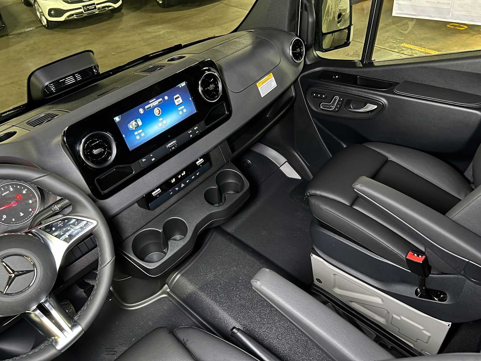 2026 Mercedes-Benz Sprinter Crew 2500 Standard Roof I4 Diesel HO 144 AWD