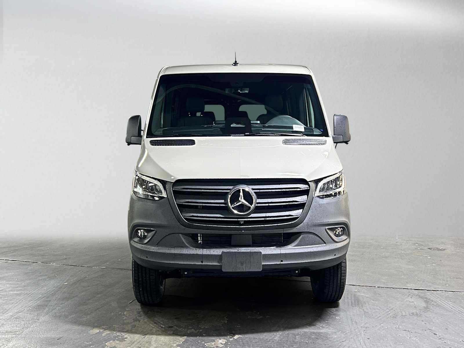 2026 Mercedes-Benz Sprinter Crew 2500 Standard Roof I4 Diesel HO 144 AWD