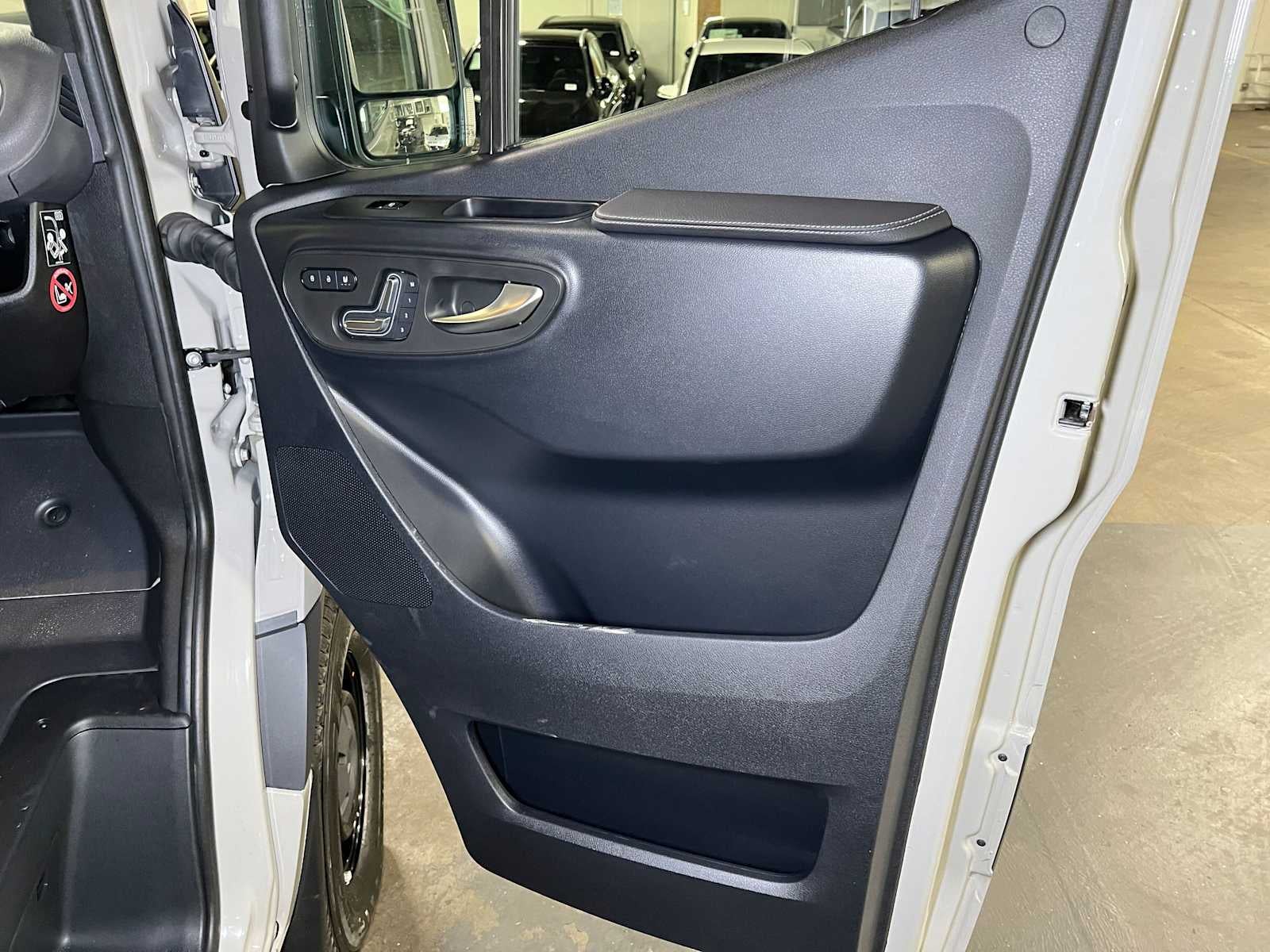 2026 Mercedes-Benz Sprinter Cargo 2500 Standard Roof I4 Diesel HO 144 AWD