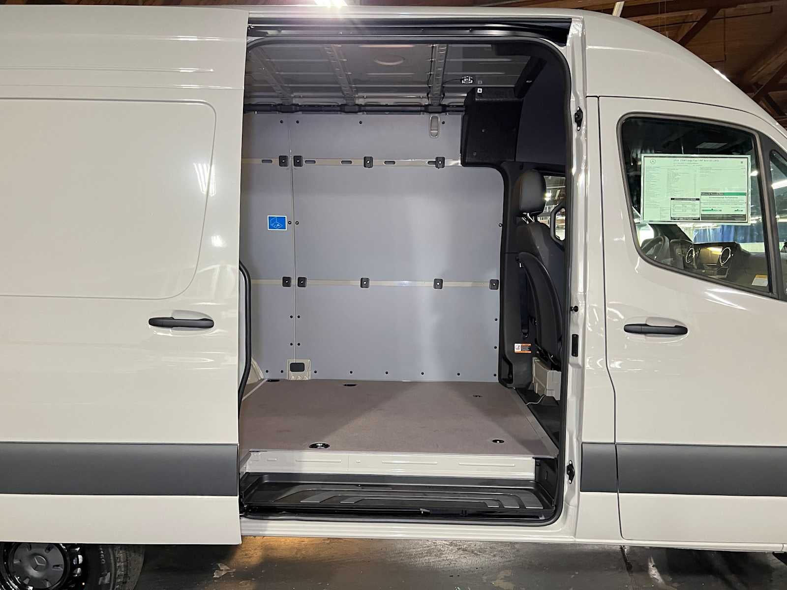 2026 Mercedes-Benz Sprinter Cargo 2500 Standard Roof I4 Diesel HO 144 AWD