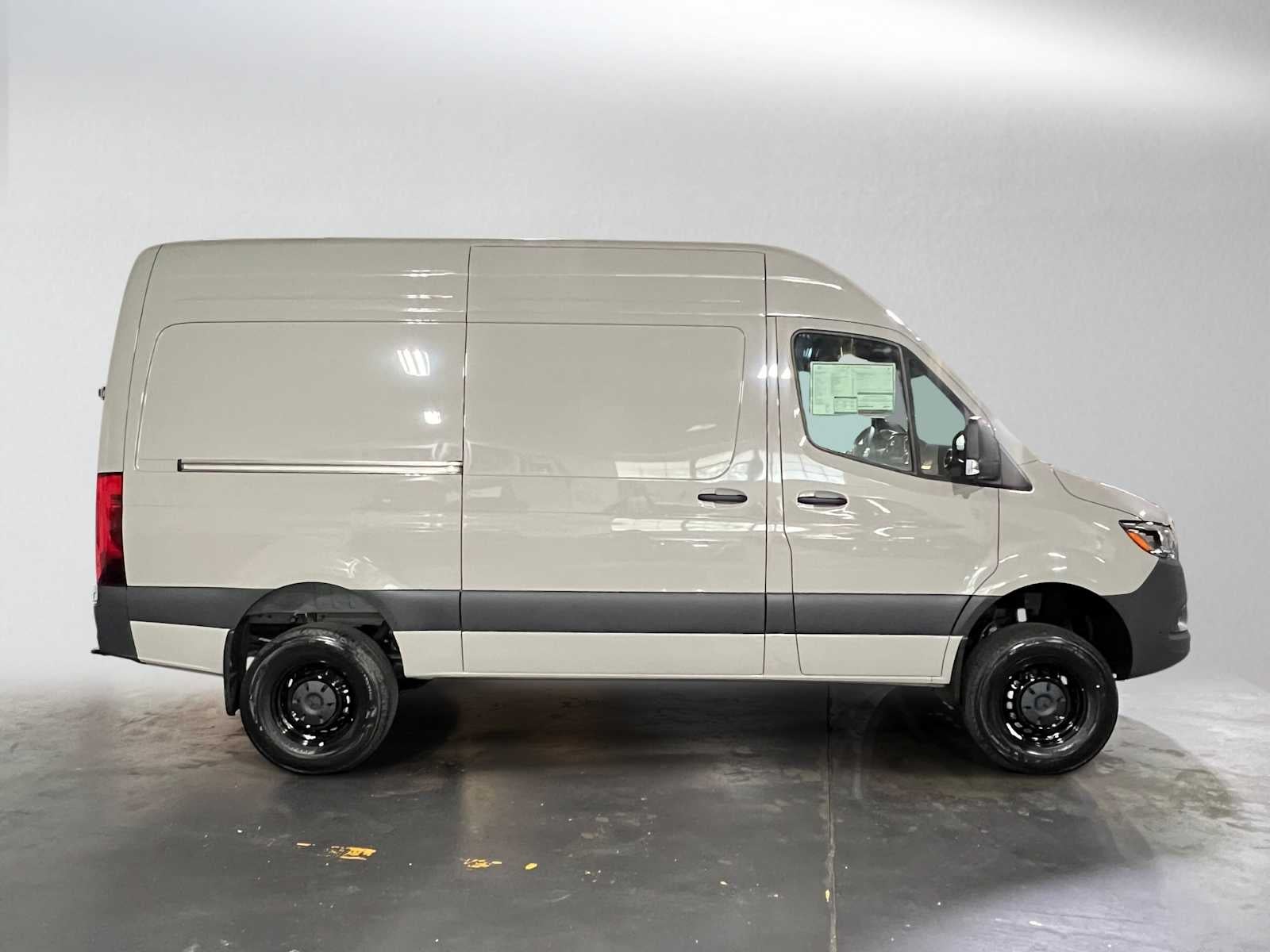 2026 Mercedes-Benz Sprinter Cargo 2500 Standard Roof I4 Diesel HO 144 AWD