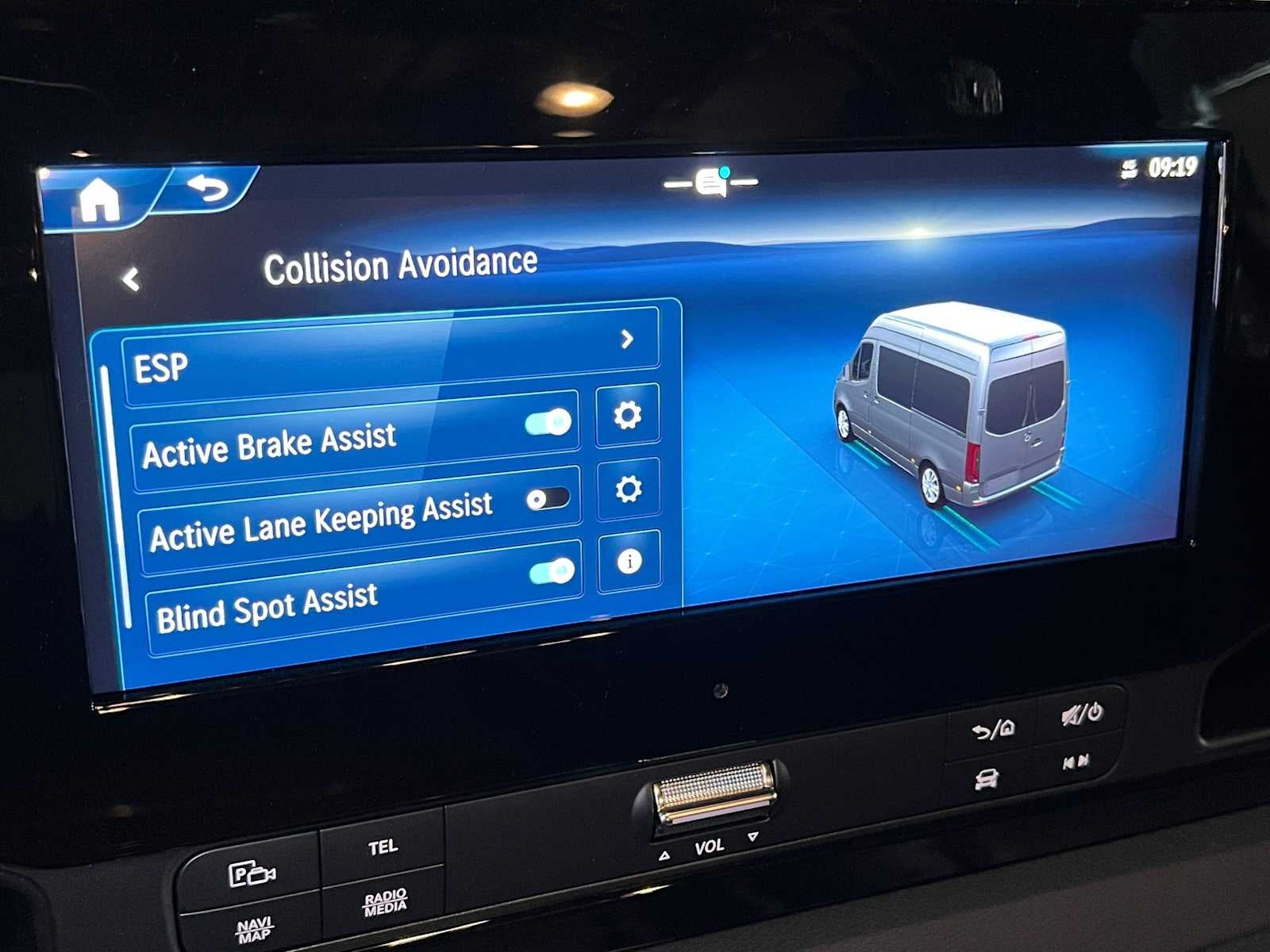 2026 Mercedes-Benz Sprinter Cargo 2500 Standard Roof I4 Diesel HO 144 AWD