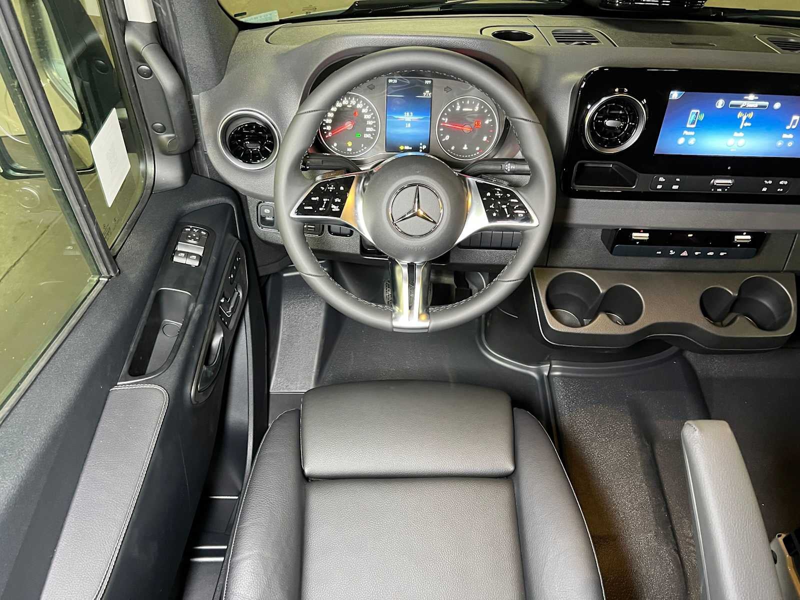 2026 Mercedes-Benz Sprinter Cargo 2500 Standard Roof I4 Diesel HO 144 AWD