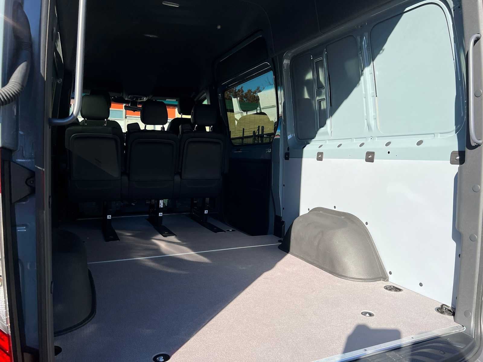 2026 Mercedes-Benz Sprinter Crew 2500 Standard Roof I4 Diesel HO 144 AWD