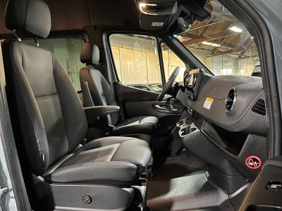 2026 Mercedes-Benz Sprinter Crew 2500 Standard Roof I4 Diesel HO 144 AWD