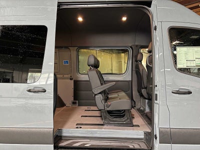 2026 Mercedes-Benz Sprinter Crew 2500 Standard Roof I4 Diesel HO 144 AWD