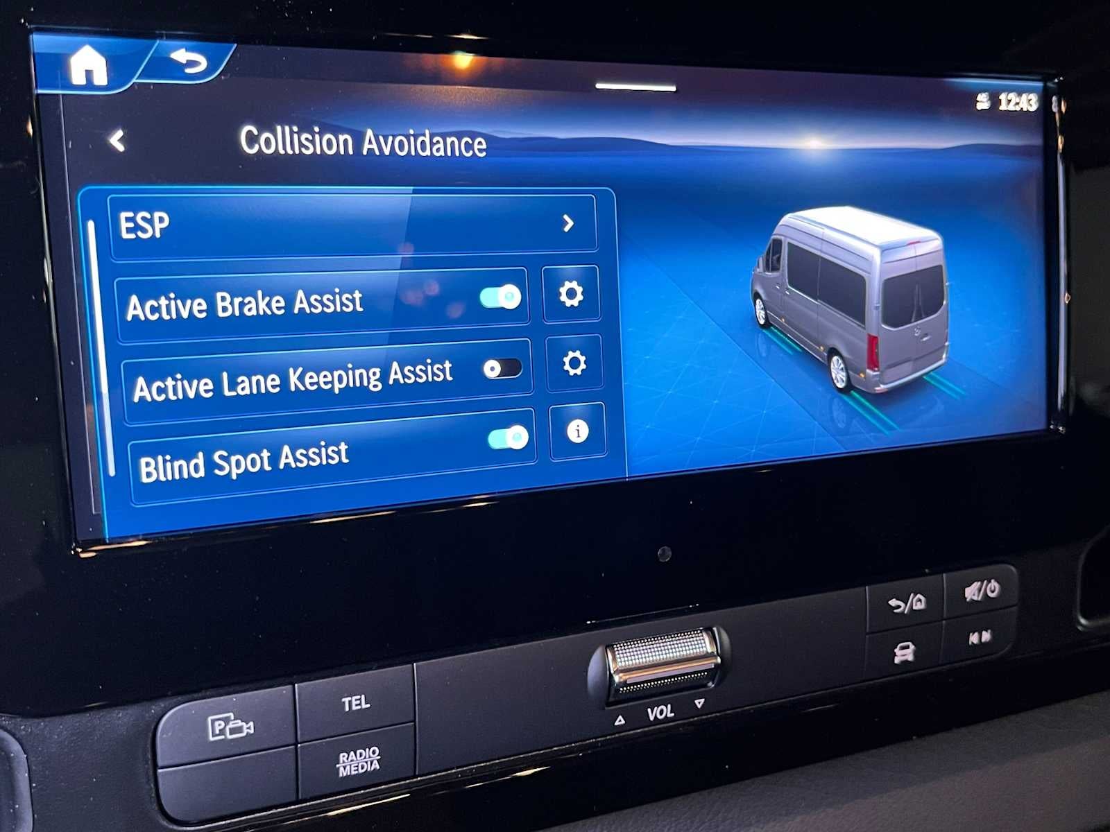2026 Mercedes-Benz Sprinter Cargo 2500 Standard Roof I4 Diesel HO 144 AWD