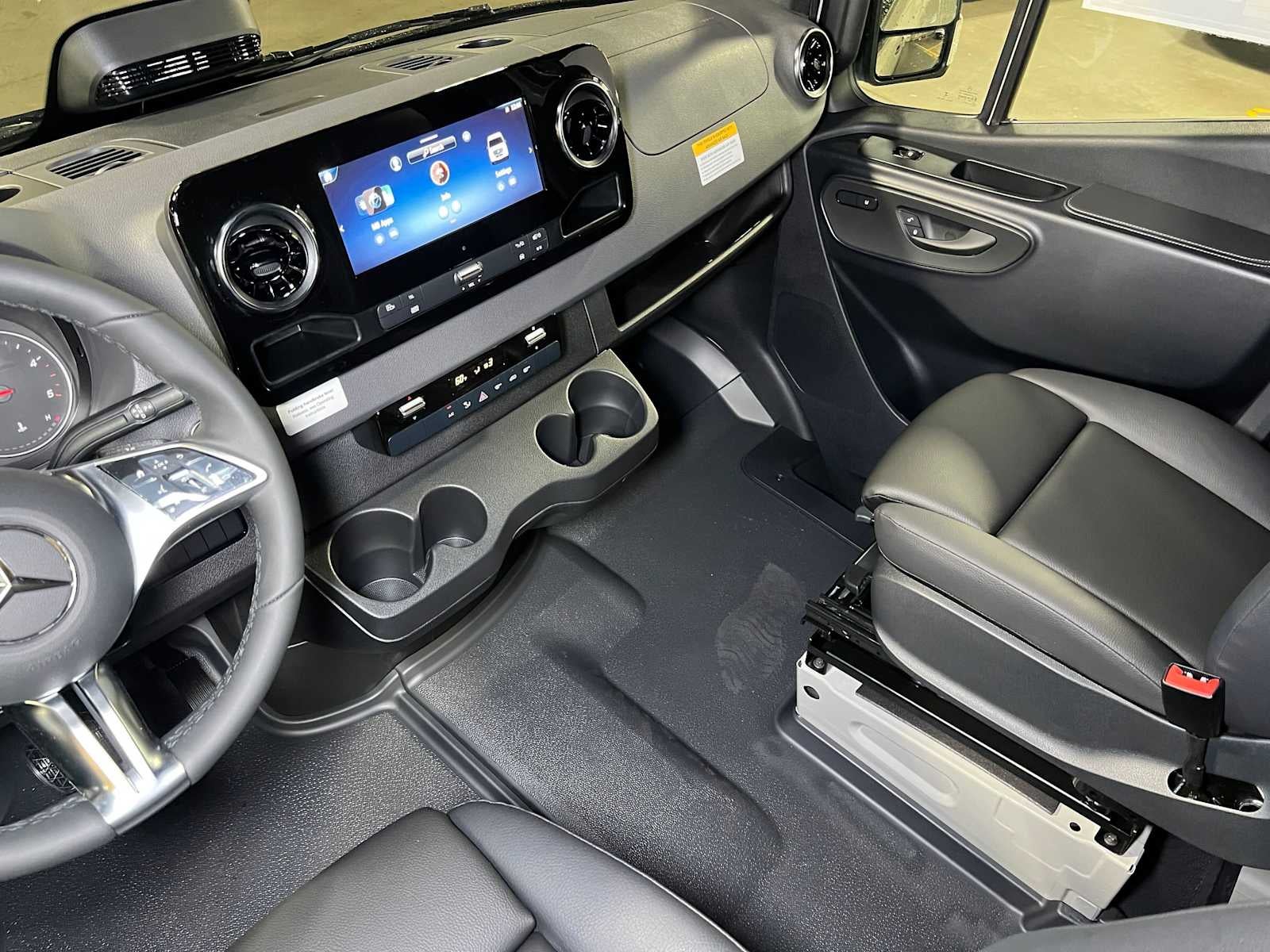 2026 Mercedes-Benz Sprinter Cargo 2500 Standard Roof I4 Diesel HO 144 AWD