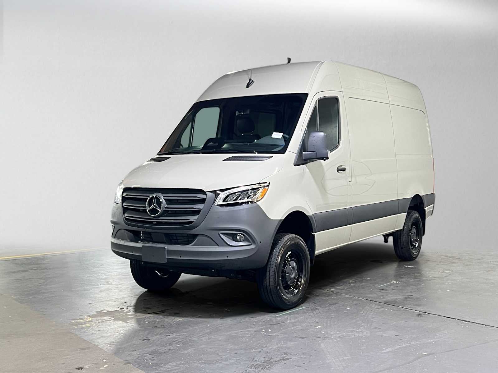 2026 Mercedes-Benz Sprinter Cargo 2500 Standard Roof I4 Diesel HO 144 AWD