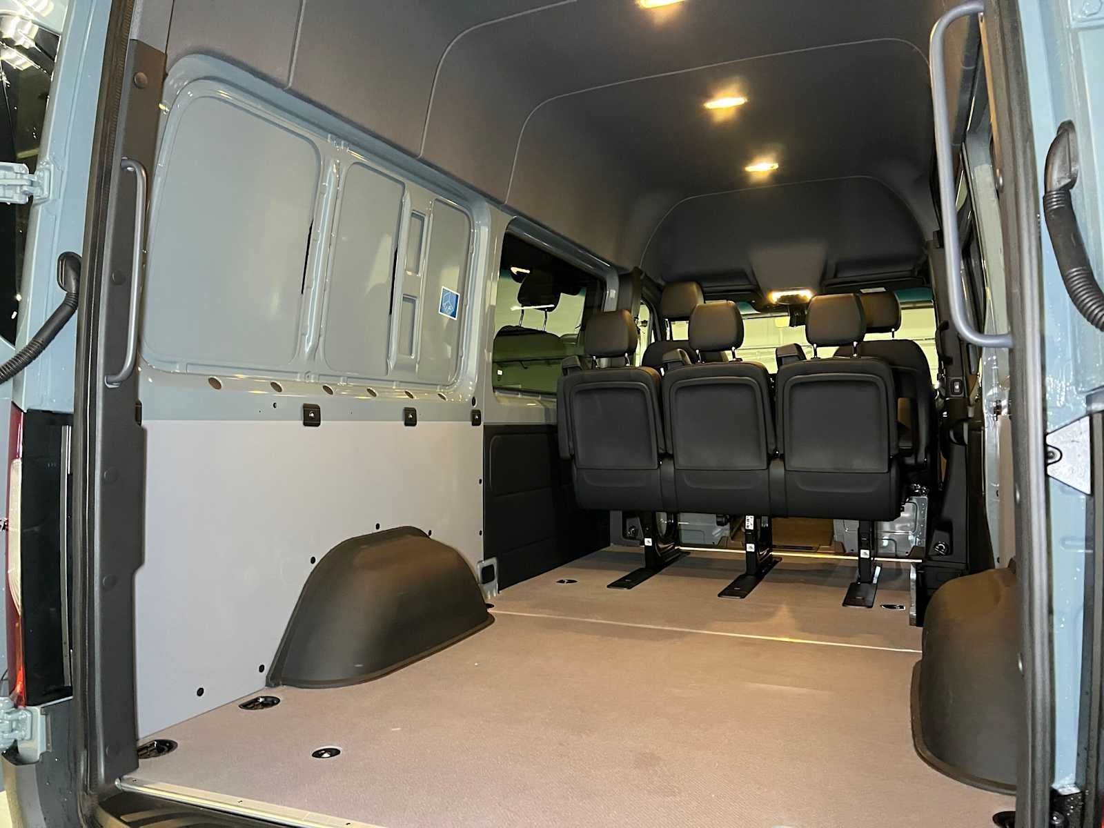 2026 Mercedes-Benz Sprinter Crew 2500 Standard Roof I4 Diesel HO 144 AWD