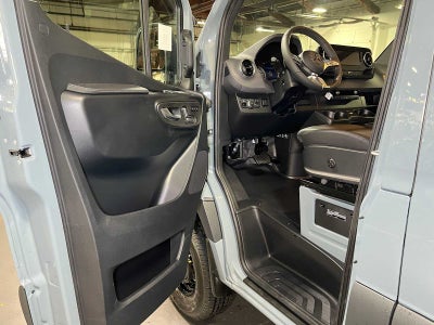 2026 Mercedes-Benz Sprinter Crew 2500 Standard Roof I4 Diesel HO 144 AWD