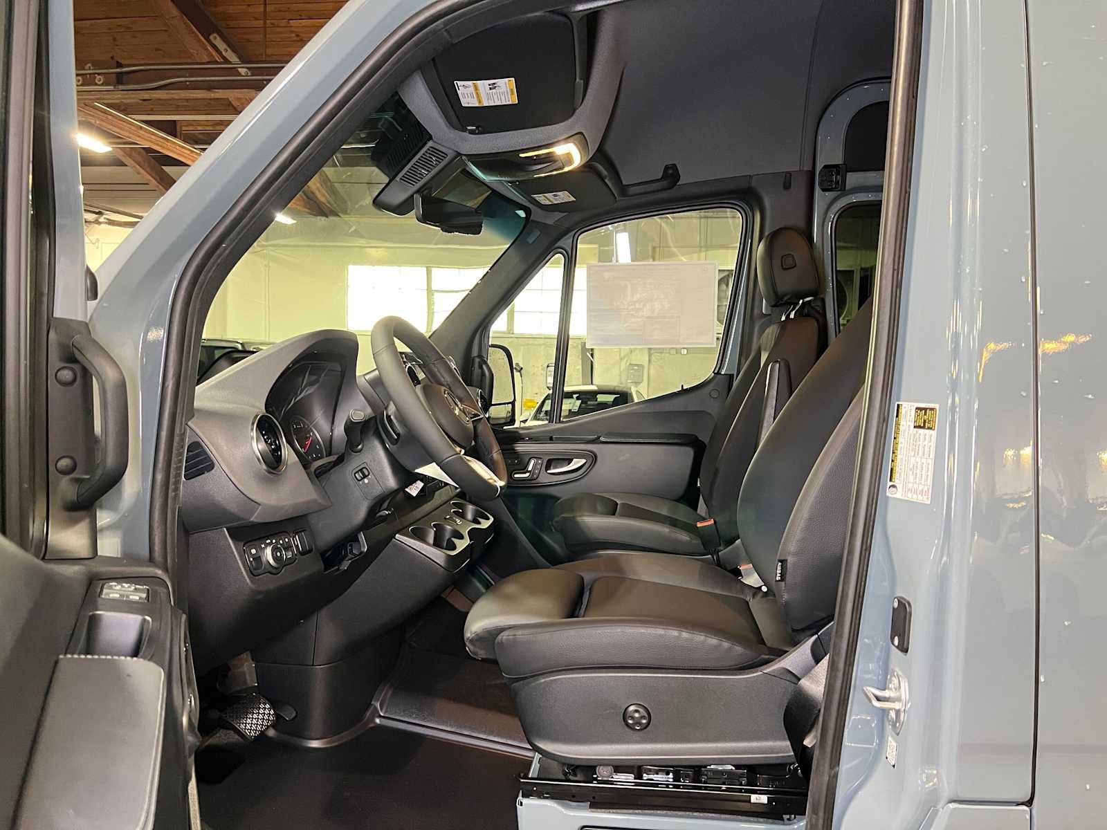 2026 Mercedes-Benz Sprinter Crew 2500 Standard Roof I4 Diesel HO 144 AWD