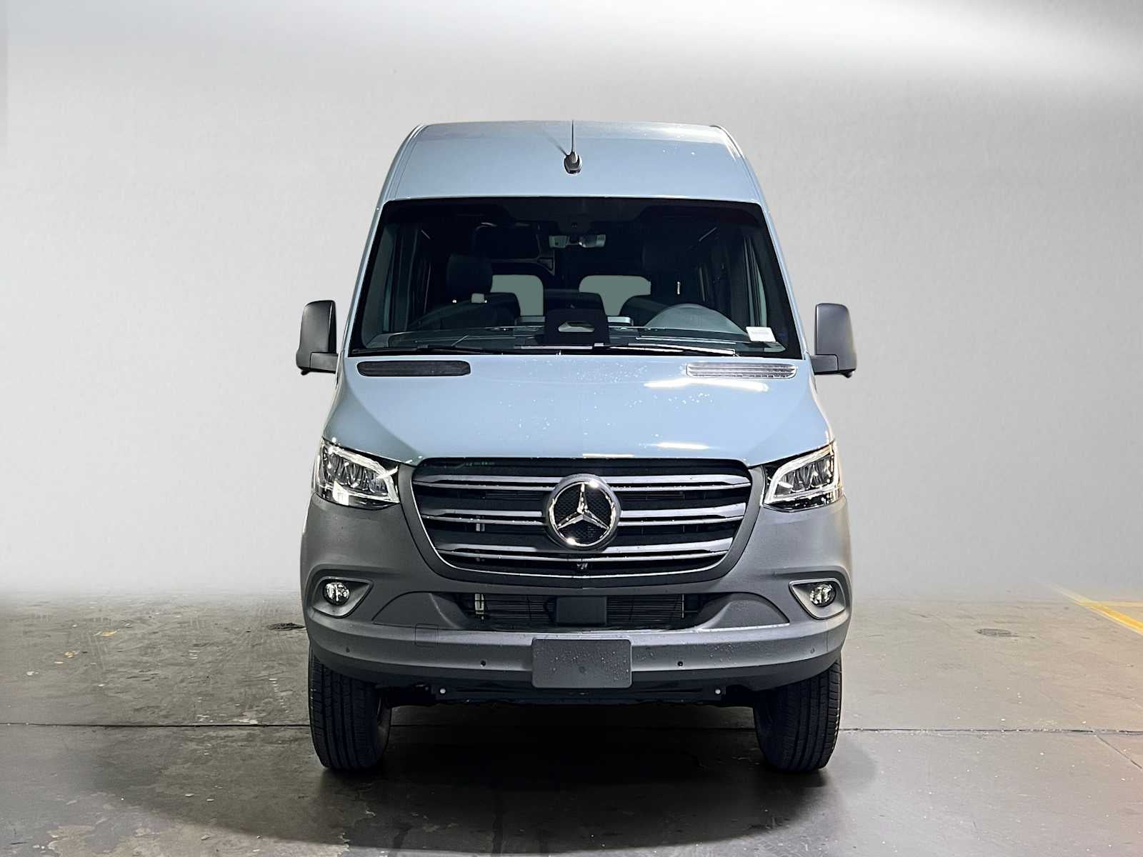 2026 Mercedes-Benz Sprinter Crew 2500 Standard Roof I4 Diesel HO 144 AWD