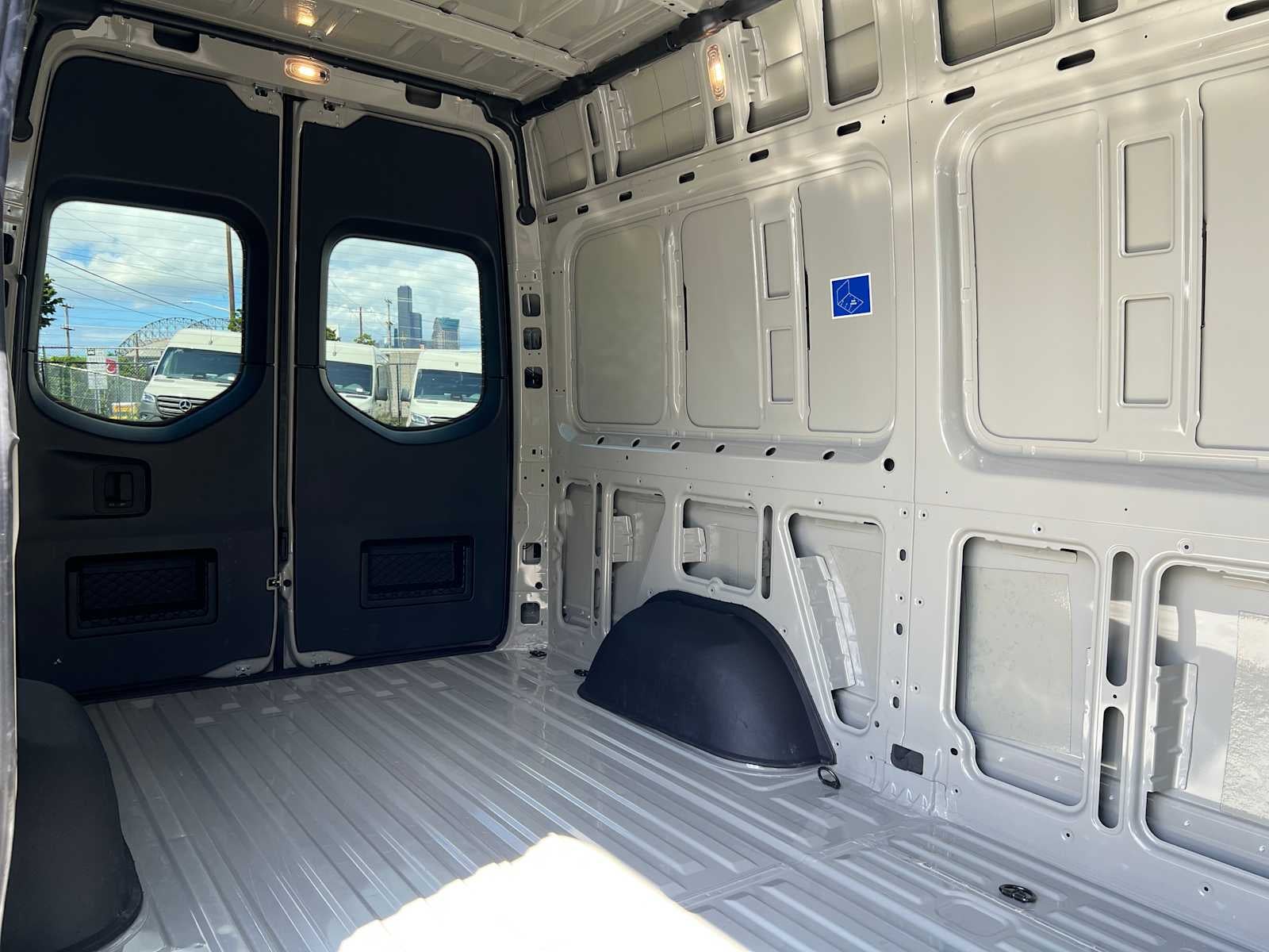2026 Mercedes-Benz Sprinter 2500 Standard Roof I4 Diesel HO 144 AWD