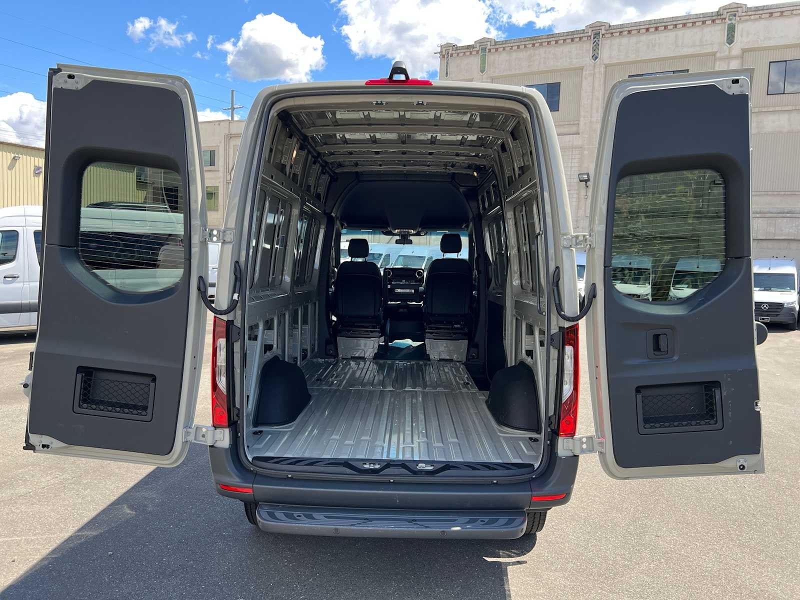 2026 Mercedes-Benz Sprinter 2500 Standard Roof I4 Diesel HO 144 AWD