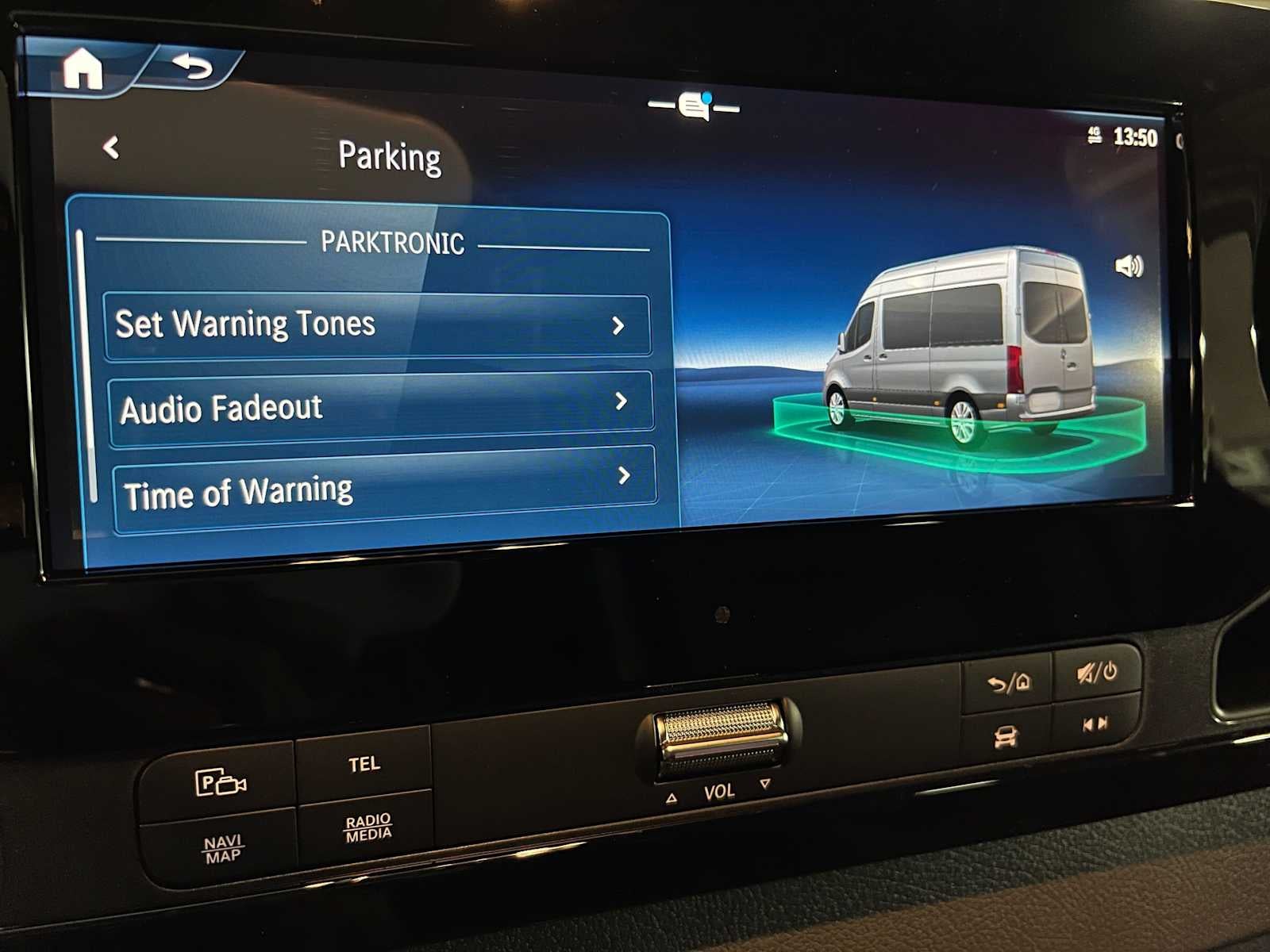 2026 Mercedes-Benz Sprinter 2500 Standard Roof I4 Diesel HO 144 AWD