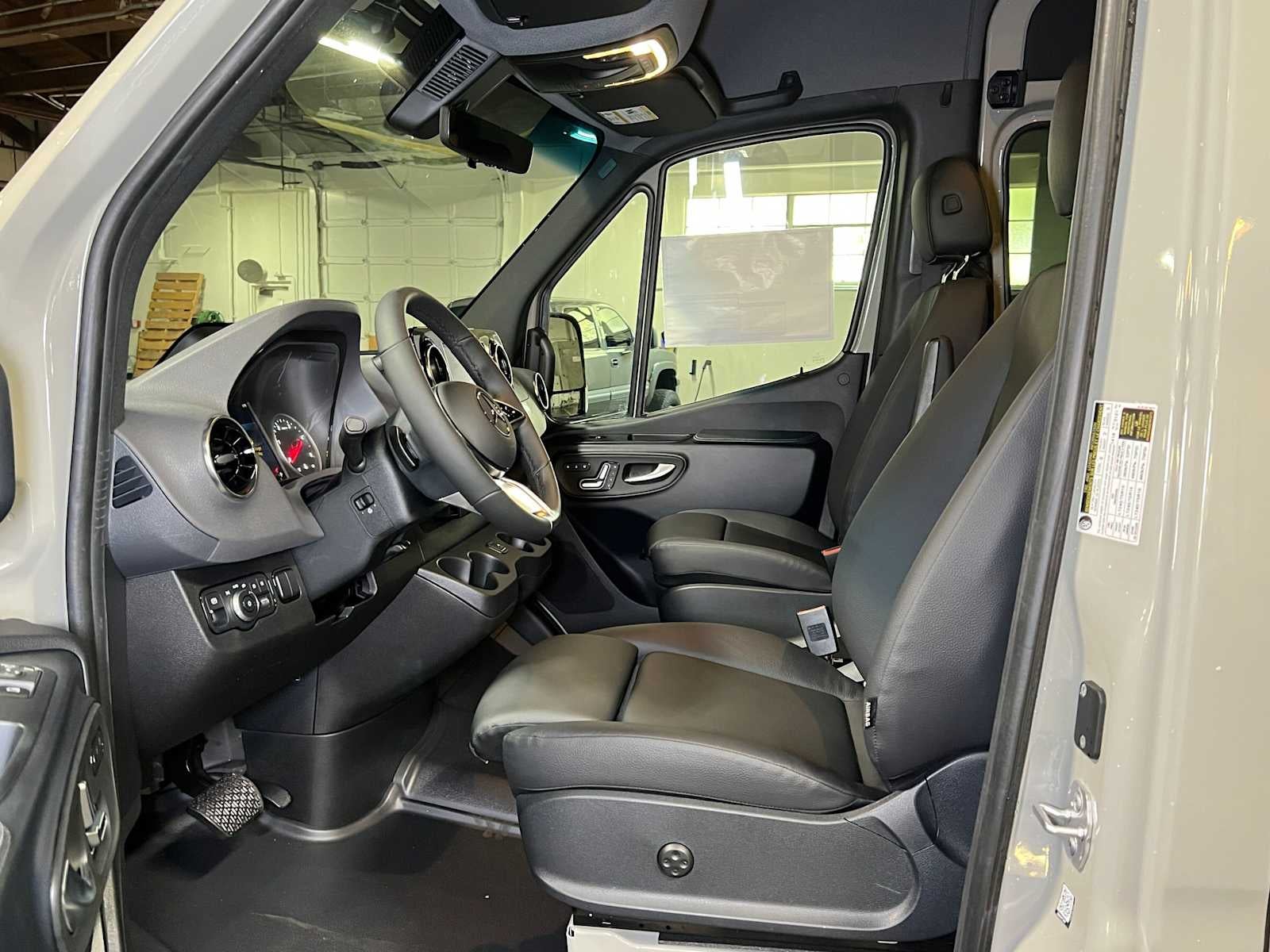 2026 Mercedes-Benz Sprinter 2500 Standard Roof I4 Diesel HO 144 AWD