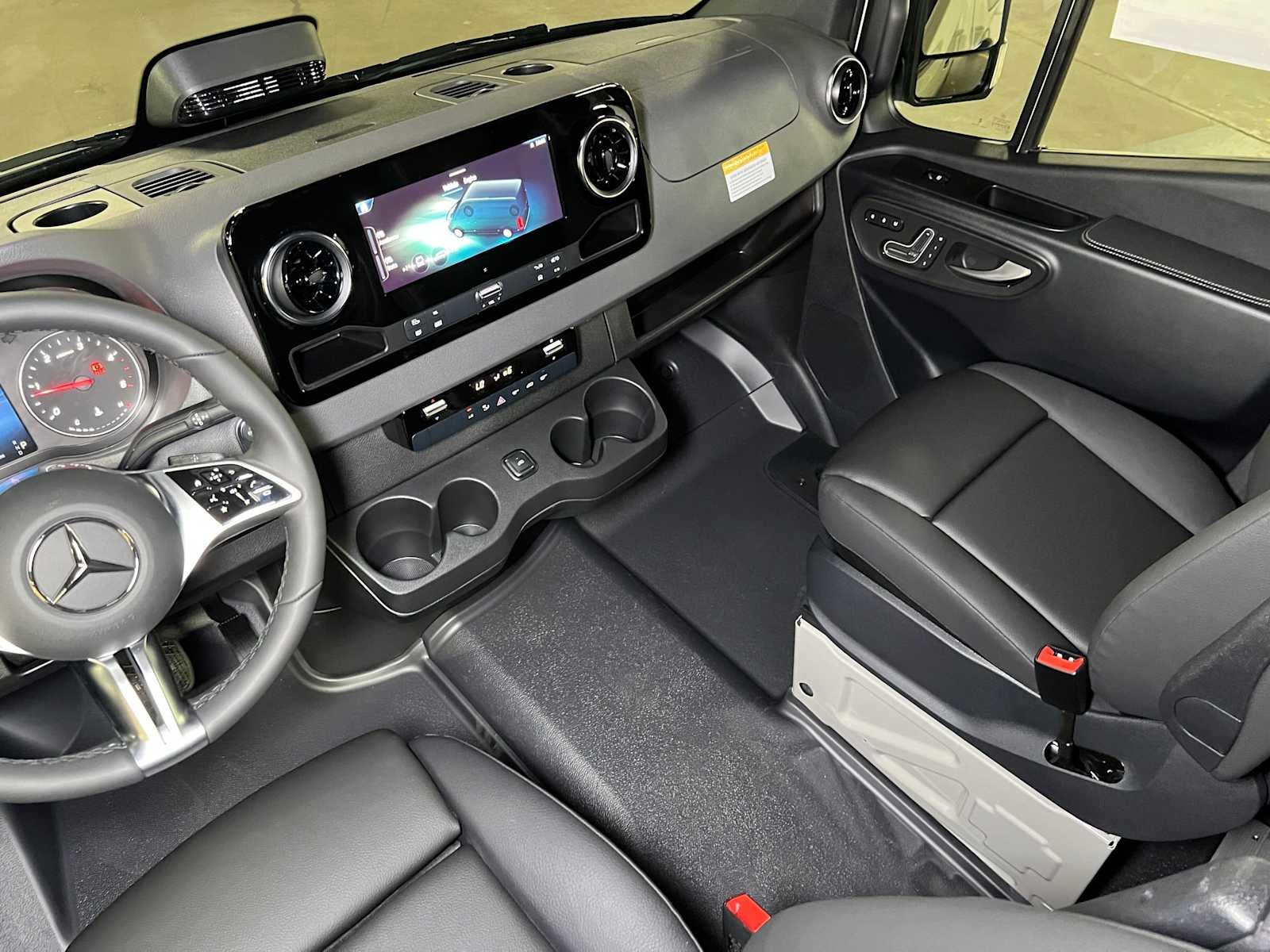 2026 Mercedes-Benz Sprinter 2500 Standard Roof I4 Diesel HO 144 AWD