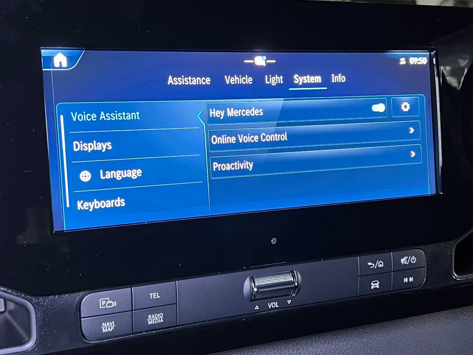 2026 Mercedes-Benz Sprinter 2500 Standard Roof I4 Diesel HO 144 AWD