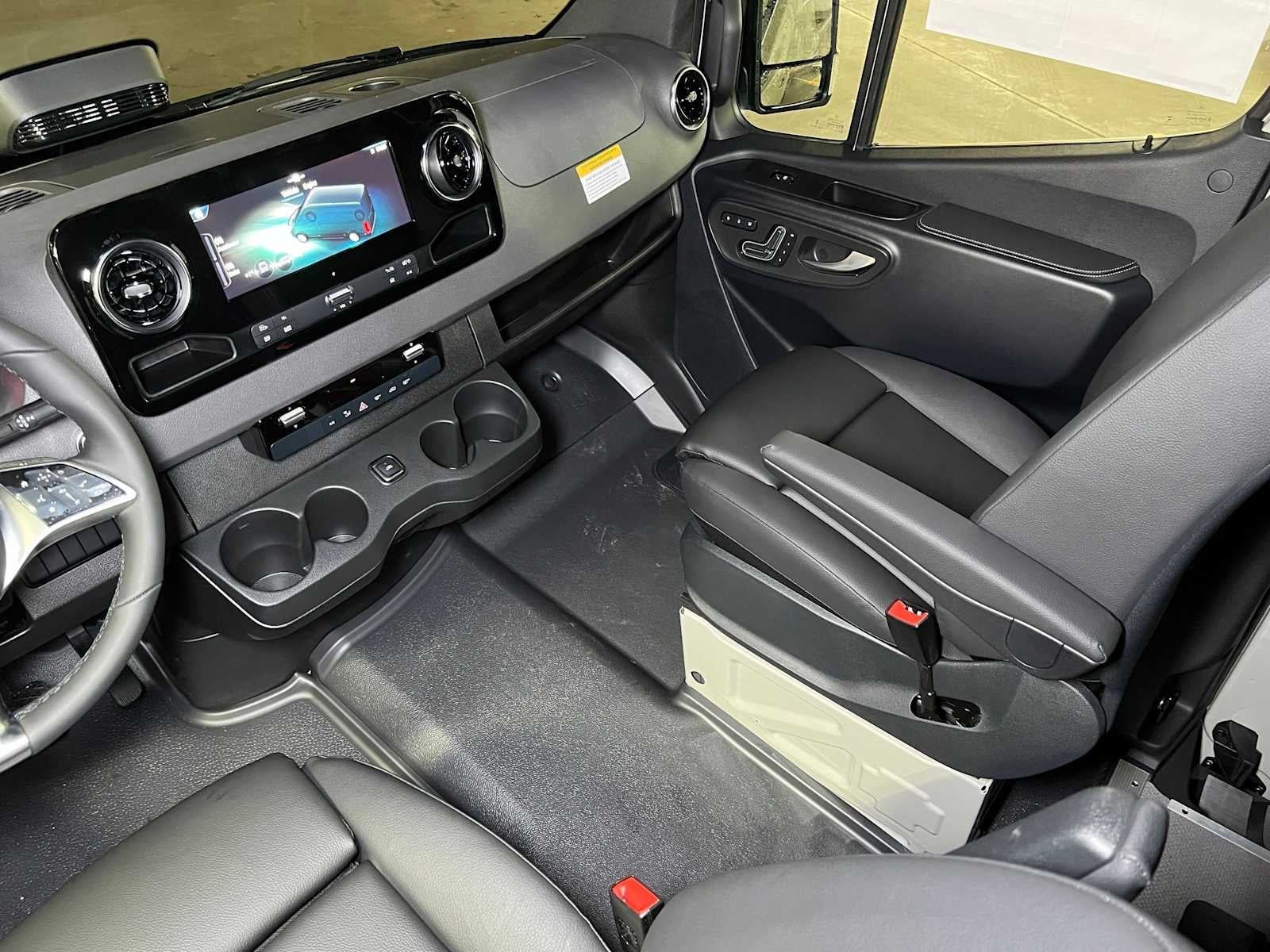 2026 Mercedes-Benz Sprinter 2500 Standard Roof I4 Diesel HO 144 AWD