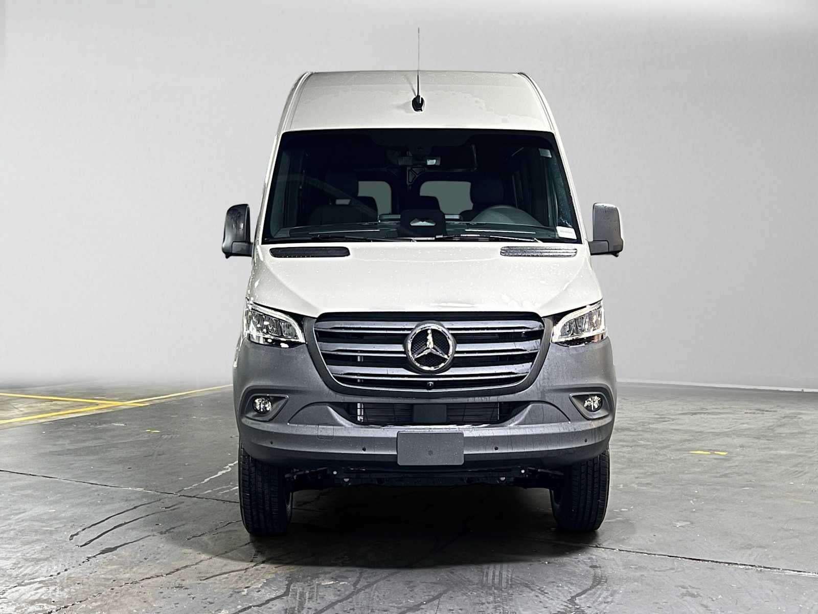 2026 Mercedes-Benz Sprinter 2500 Standard Roof I4 Diesel HO 144 AWD
